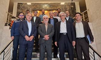 بازدید فرماندار زرندیه از شرکت آرمان سبز آدینه در شهرک صنعتی مامونیه